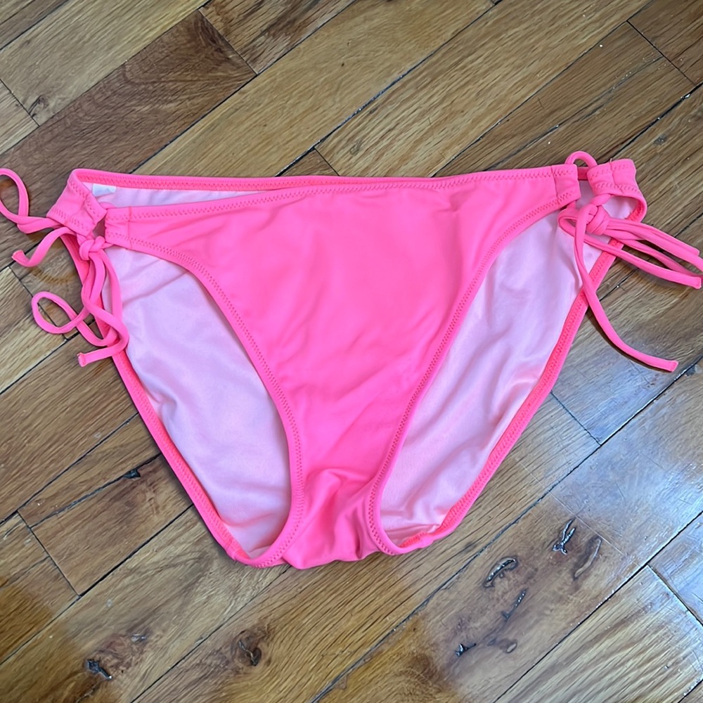 Victoria’s Secret bikini